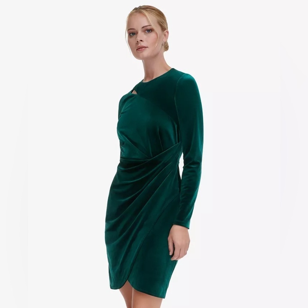DKNY velvet sheath dress in a beautiful deep green - size 10 - nwt